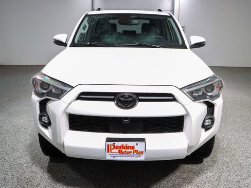 Used 2024 Toyota 4Runner SR5 Premium w/ Moonroof Package AWD/4WD image 4