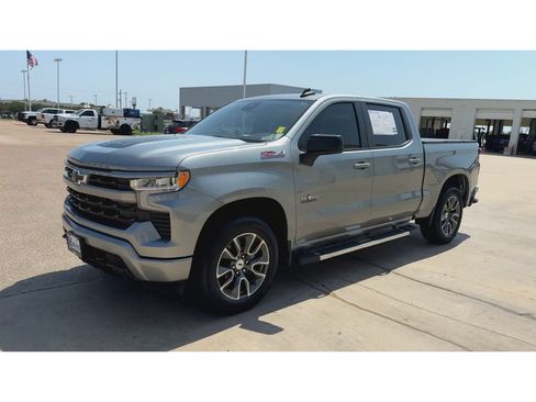 Used 2023 Chevrolet Silverado 1500 RST w/ Z71 Off-Road Package AWD/4WD image 4