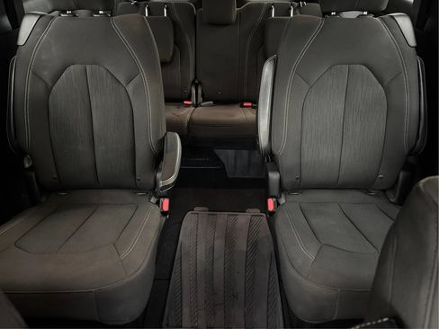 Used 2018 Chrysler Pacifica Touring Plus w/ S Appearance Package FWD image 46