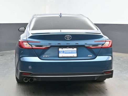 Used 2025 Toyota Camry SE w/ Convenience Package FWD image 9