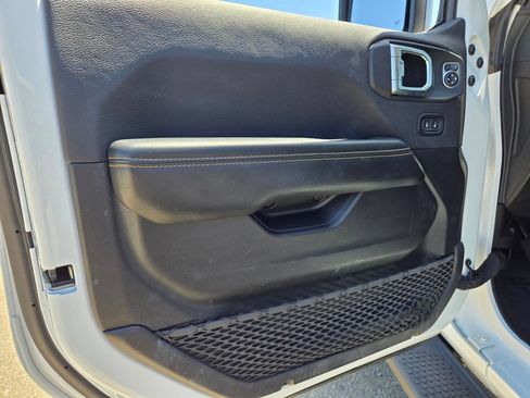 Used 2024 Jeep Wrangler Unlimited Sahara AWD/4WD image 14