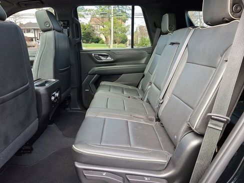 Used 2023 GMC Yukon SLT image 11