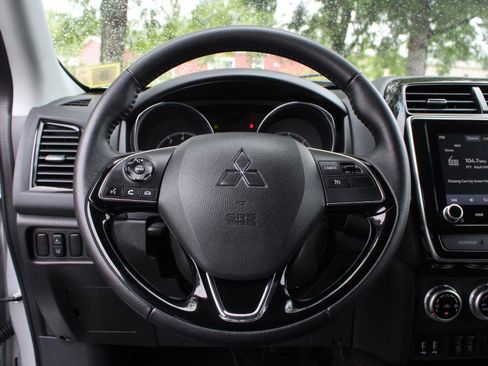 Used 2025 Mitsubishi Outlander Sport ES AWD/4WD image 10