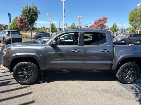 Certified 2022 Toyota Tacoma SR5 AWD/4WD image 13