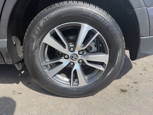 Used 2017 Toyota RAV4 XLE AWD/4WD image 20