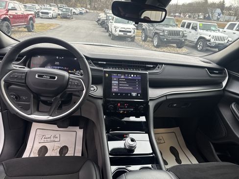 Used 2023 Jeep Grand Cherokee L Altitude image 15