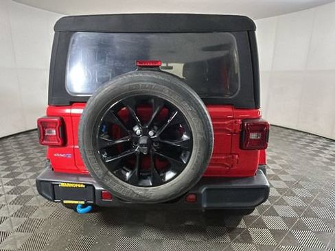 Used 2023 Jeep Wrangler Unlimited Sahara w/ Cold Weather Group AWD/4WD image 4