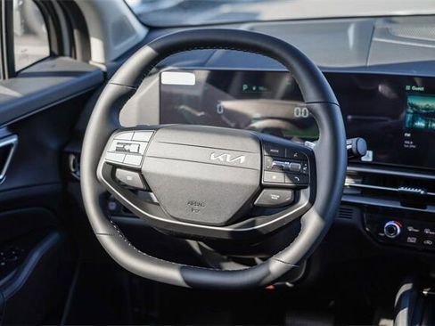 New 2026 Kia Sportage EX image 12