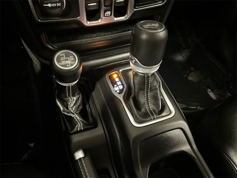 Used 2022 Jeep Wrangler Unlimited Sahara w/ Cold Weather Group image 25