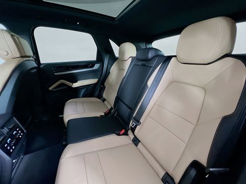 New 2026 Porsche Cayenne image 24