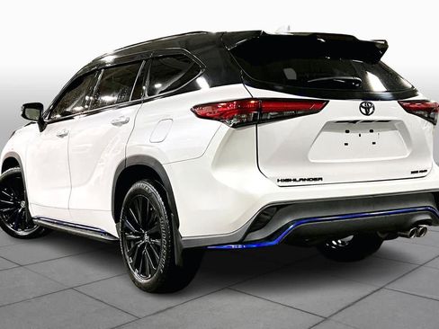 Used 2023 Toyota Highlander XSE image 13