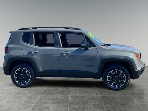 Used 2023 Jeep Renegade Latitude AWD/4WD image 6