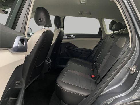 Used 2025 Volkswagen Taos SE image 26