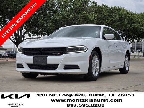 Used 2022 Dodge Charger SXT image 2