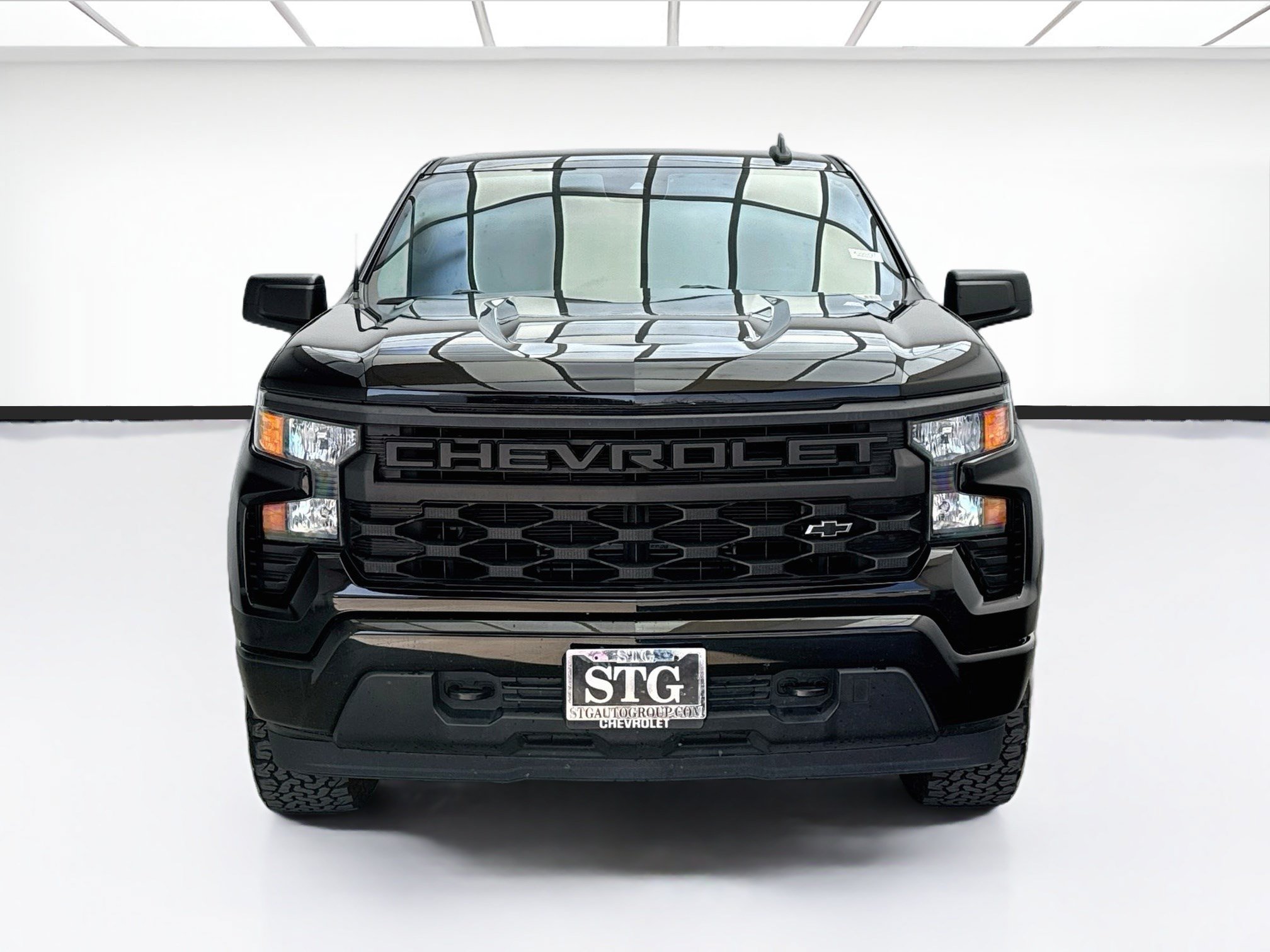 Used 2022 Chevrolet Silverado 1500 Custom RWD image 2
