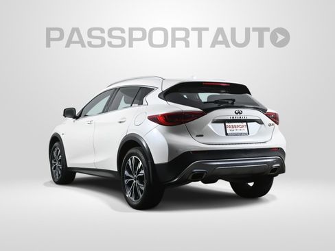 Used 2019 INFINITI QX30 Premium w/ Navigation Package image 5