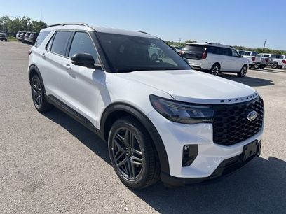 New 2025 Ford Explorer ST-Line w/ Premium Package