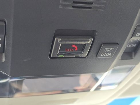 Certified 2024 Lexus ES 300h w/ Accessory Package (Z1) image 22