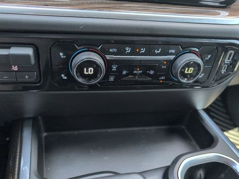 Used 2022 Chevrolet Silverado 1500 RST w/ Convenience Package II AWD/4WD image 18