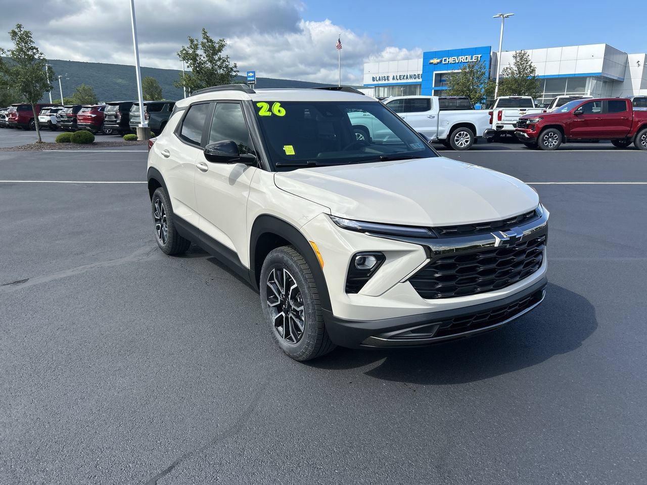New 2026 Chevrolet TrailBlazer ACTIV w/ Convenience Package AWD/4WD image 1