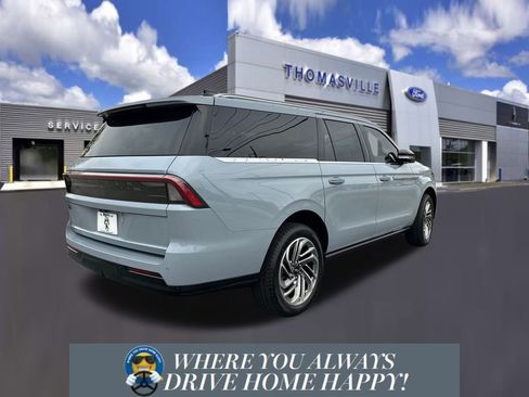 New 2025 Lincoln Navigator L Reserve image 3