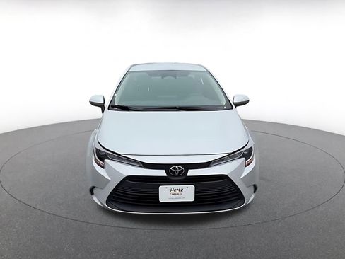 Used 2025 Toyota Corolla LE image 4
