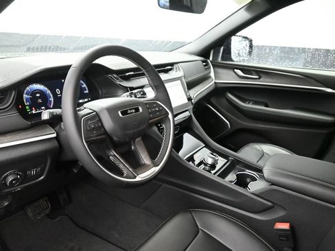 New 2026 Jeep Grand Cherokee Limited w/ Limited Altitude Package AWD/4WD image 15