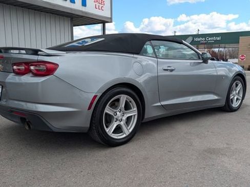 Used 2023 Chevrolet Camaro LT RWD image 17