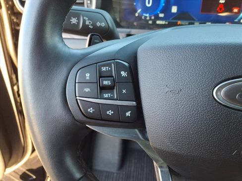 Certified 2020 Ford Explorer Platinum w/ Premium Technology Package image 21