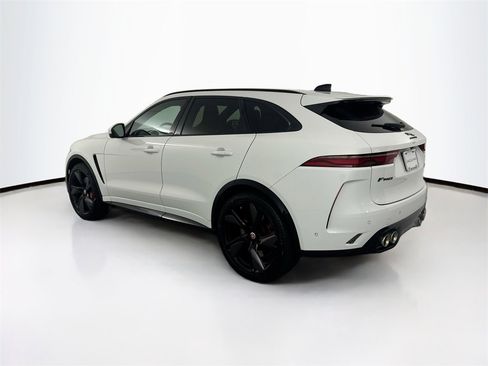 Used 2023 Jaguar F-PACE SVR image 7