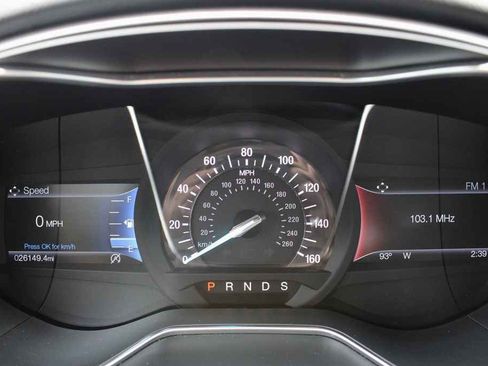 Used 2018 Ford Fusion SE w/ Fusion SE Technology Package FWD image 16