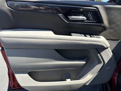 Certified 2025 GMC Yukon XL Elevation AWD/4WD image 23