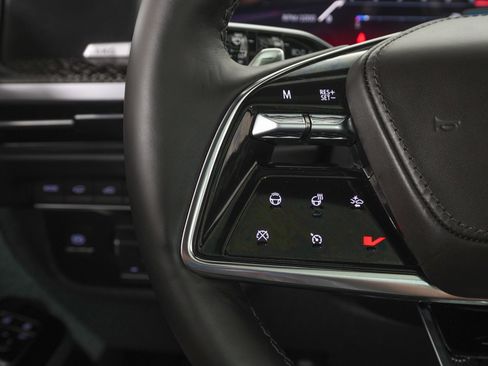 Used 2025 Cadillac Escalade ESV V w/ LPO, ONYX Package image 23