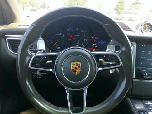 Used 2018 Porsche Macan AWD/4WD image 74
