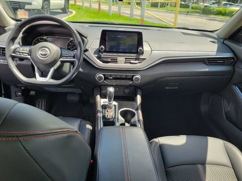 Used 2023 Nissan Altima 2.5 SR FWD image 11