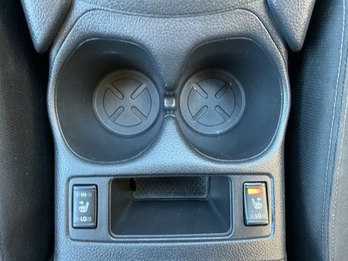 Used 2019 Nissan Rogue SV AWD/4WD image 18