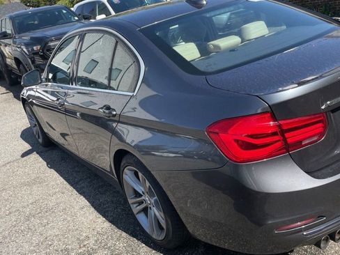 Used 2018 BMW 330i xDrive Sedan w/ Convenience Package AWD/4WD image 4