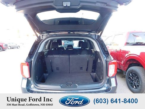 Used 2022 Ford Explorer XLT w/ Equipment Group 202A image 9