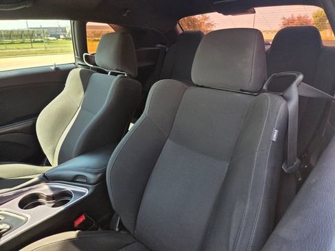 Used 2016 Dodge Challenger R/T RWD image 13