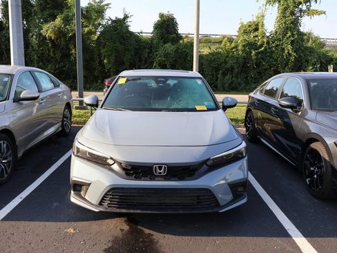 Certified 2023 Honda Civic Sport Touring image 2