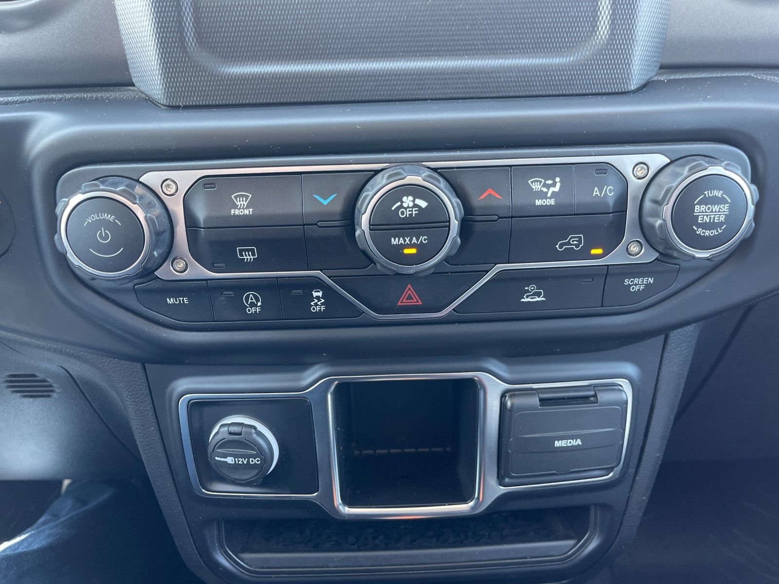 Used 2023 Jeep Wrangler Unlimited Sport AWD/4WD image 23