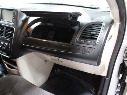 Used 2017 Dodge Grand Caravan SE w/ Power Window Group FWD image 24