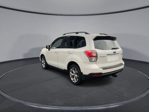 Used 2017 Subaru Forester 2.5i Touring AWD/4WD image 6