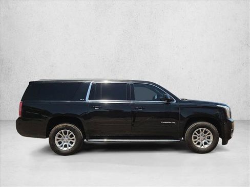 Used 2018 GMC Yukon XL SLT RWD image 4