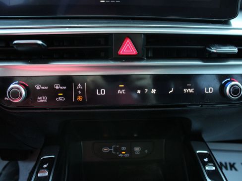 Used 2025 Kia Sorento S w/ Panoramic Sunroof Package FWD image 45