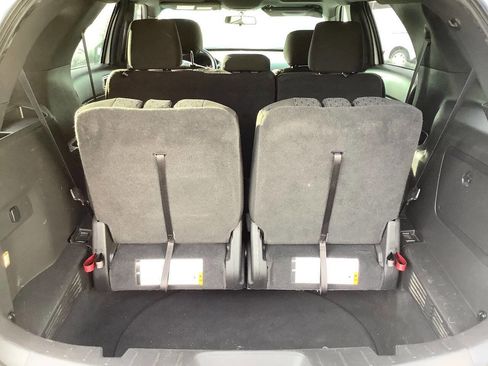 Used 2015 Ford Explorer XLT image 31