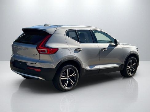 Used 2025 Volvo XC40 B5 Core w/ Protection Package Premier AWD/4WD image 5