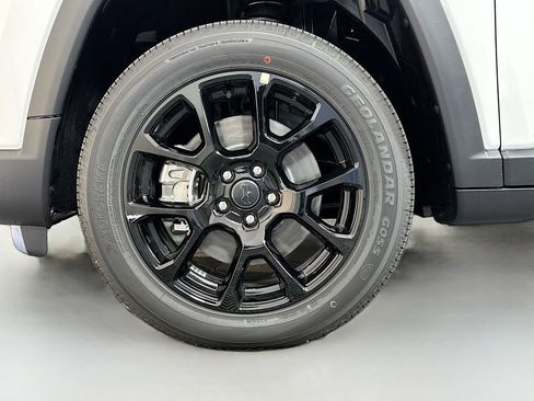 New 2026 Jeep Compass Latitude image 30