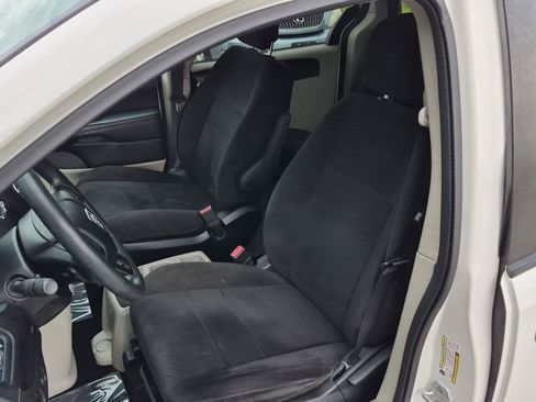 Used 2013 Dodge Grand Caravan SE FWD image 9