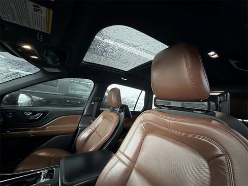 Used 2022 Lincoln Aviator Reserve image 9